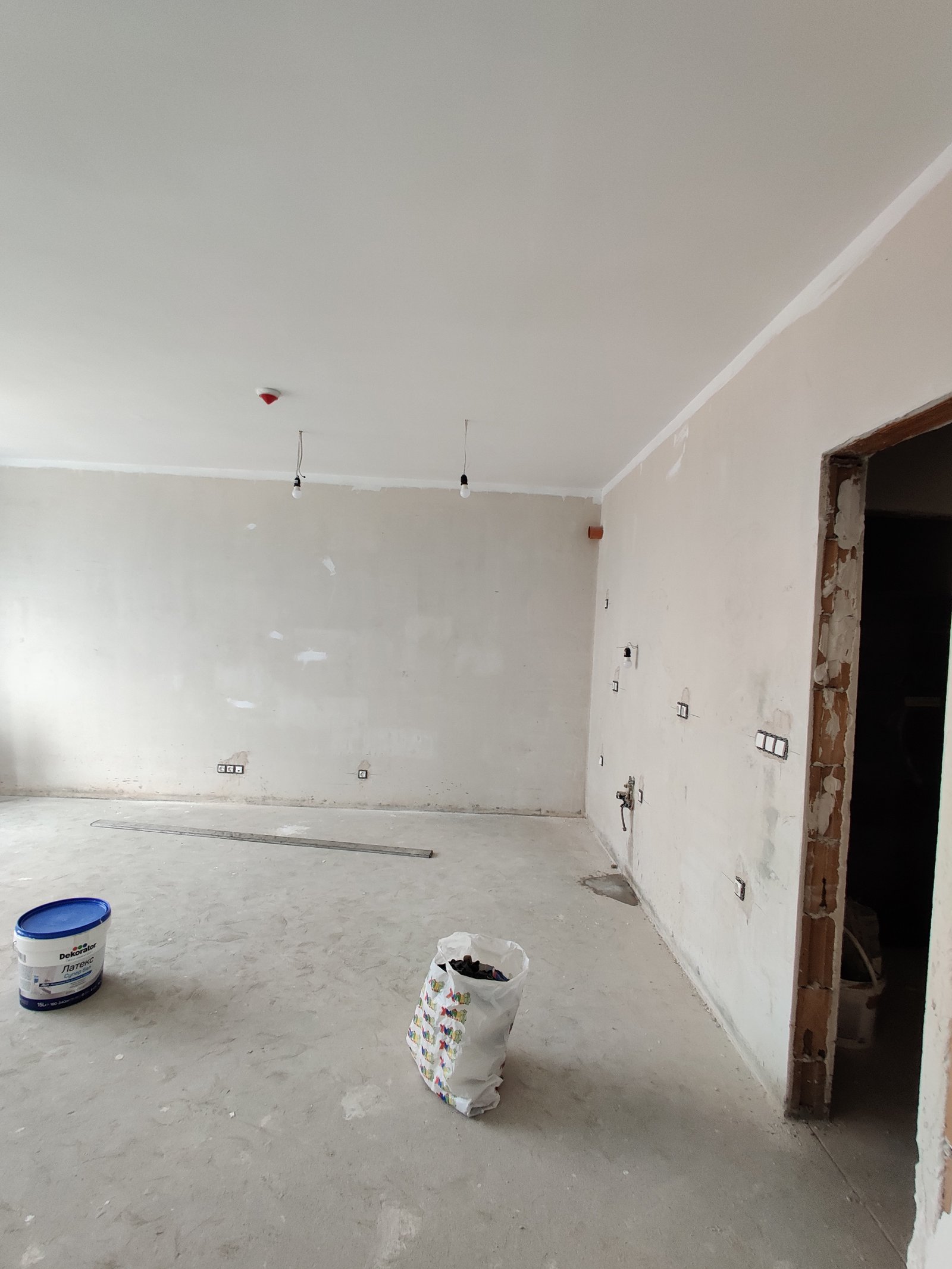Kitchen before renovation